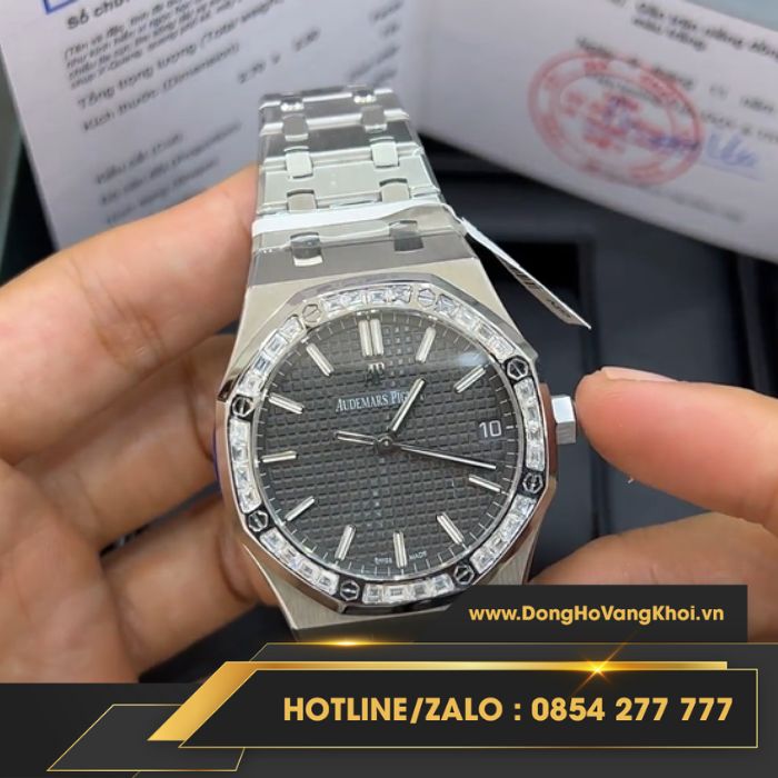 Audemars Piguet Royal Oak 15500ST là mẫu đồng hồ đắt giá hiện nay 